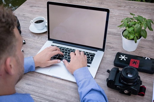 爱上海：Searching for a Safe Haven in the Heart of the City